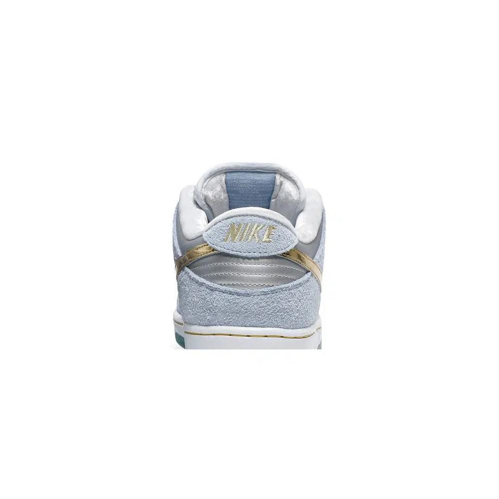 Кроссовки Sean Cliver x Nike Dunk Low SB 'Holiday Special' 7
