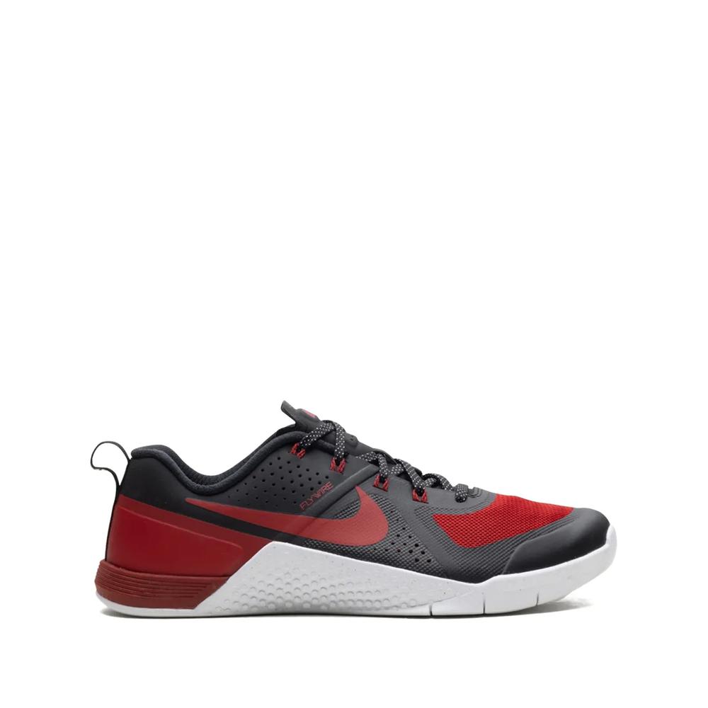 Кроссовки Metcon 1 Banned - Black/Varsity Red/Wolf Grey 1