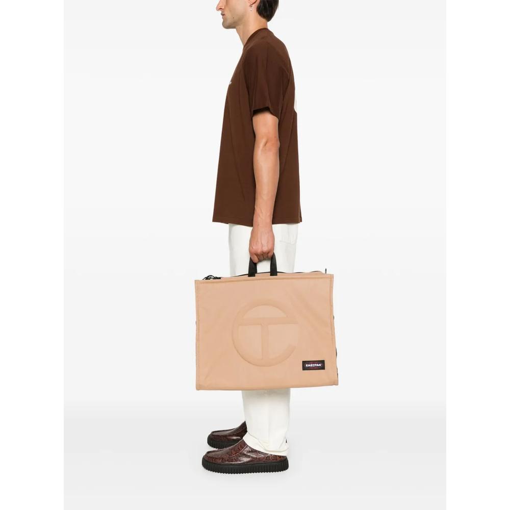 Рюкзак с тисненым логотипом из коллаборации с Eastpak 2