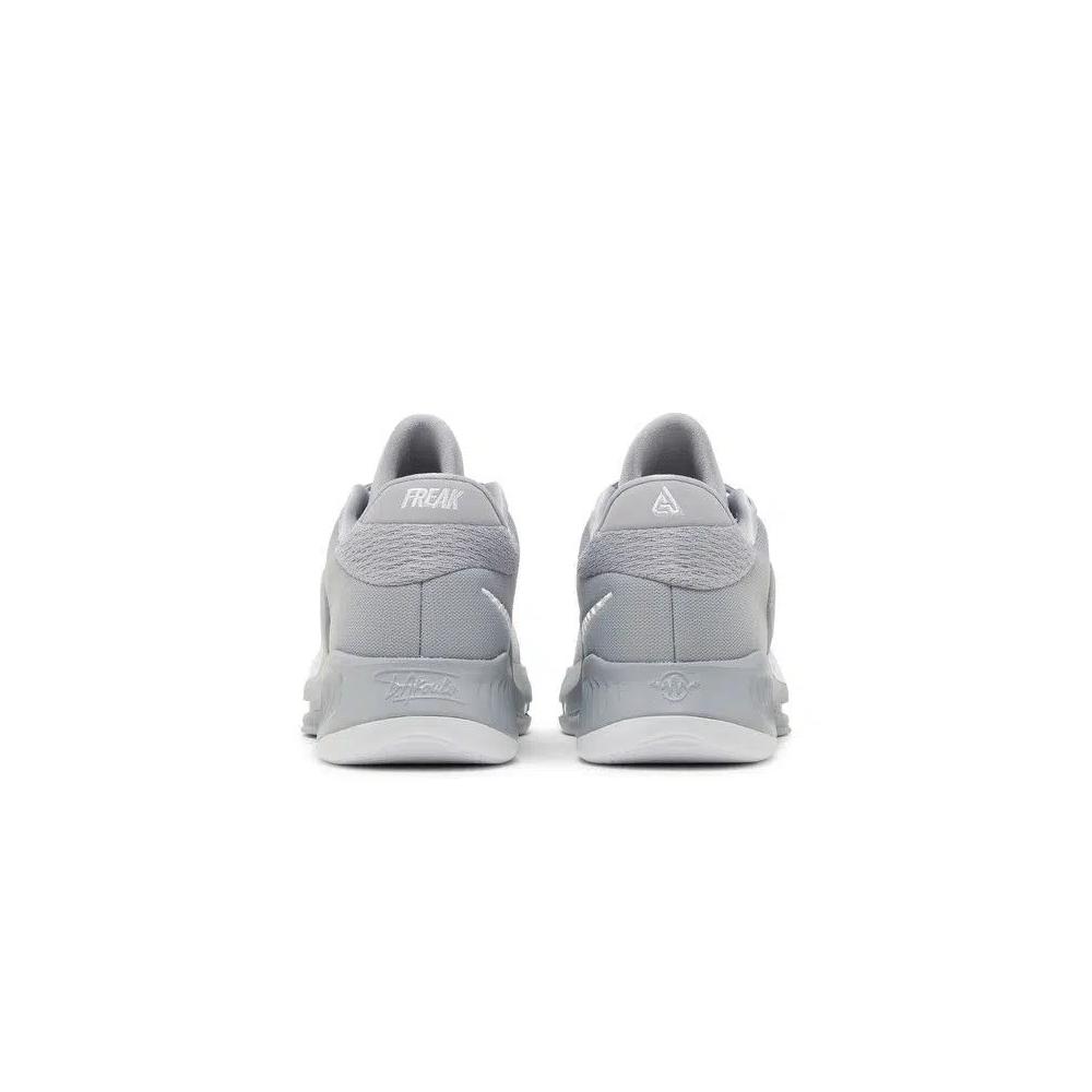 Кроссовки Nike Zoom Freak 4 TB 'Wolf Grey' 6