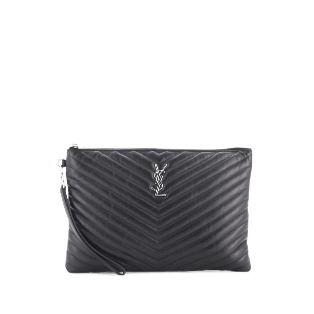 Клатч Classic Monogram Wristlet Pouch Matelasse Chevron Leather 1