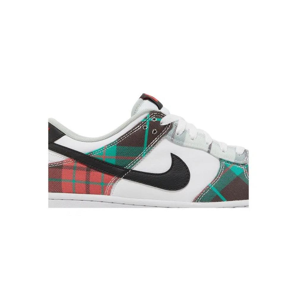 Кроссовки Nike Dunk Low SE GS 'Tartan Plaid' 2