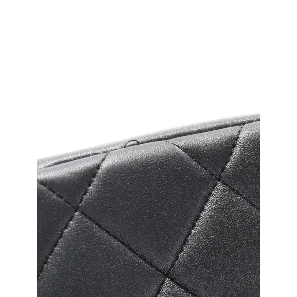 Стеганый клатч через плечо Mini Quilted Lambskin Pearl Crush Clutch with Chain (2021-2026 годы) 2