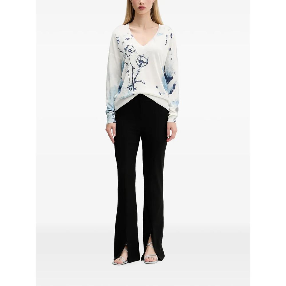 Helsinki V-neck sweater 2