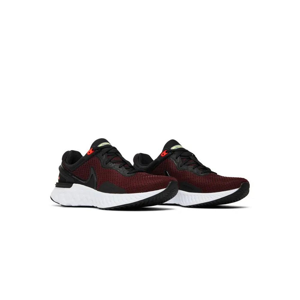 Кроссовки Nike React Miler 3 'Black Siren Red' 8
