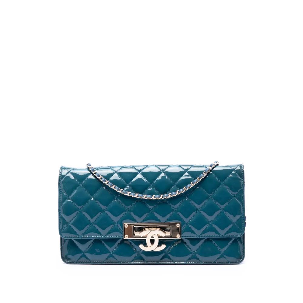 Стеганая сумка через плечо Quilted Patent Golden Class East West Wallet on Chain (2014-2015 годы) 1
