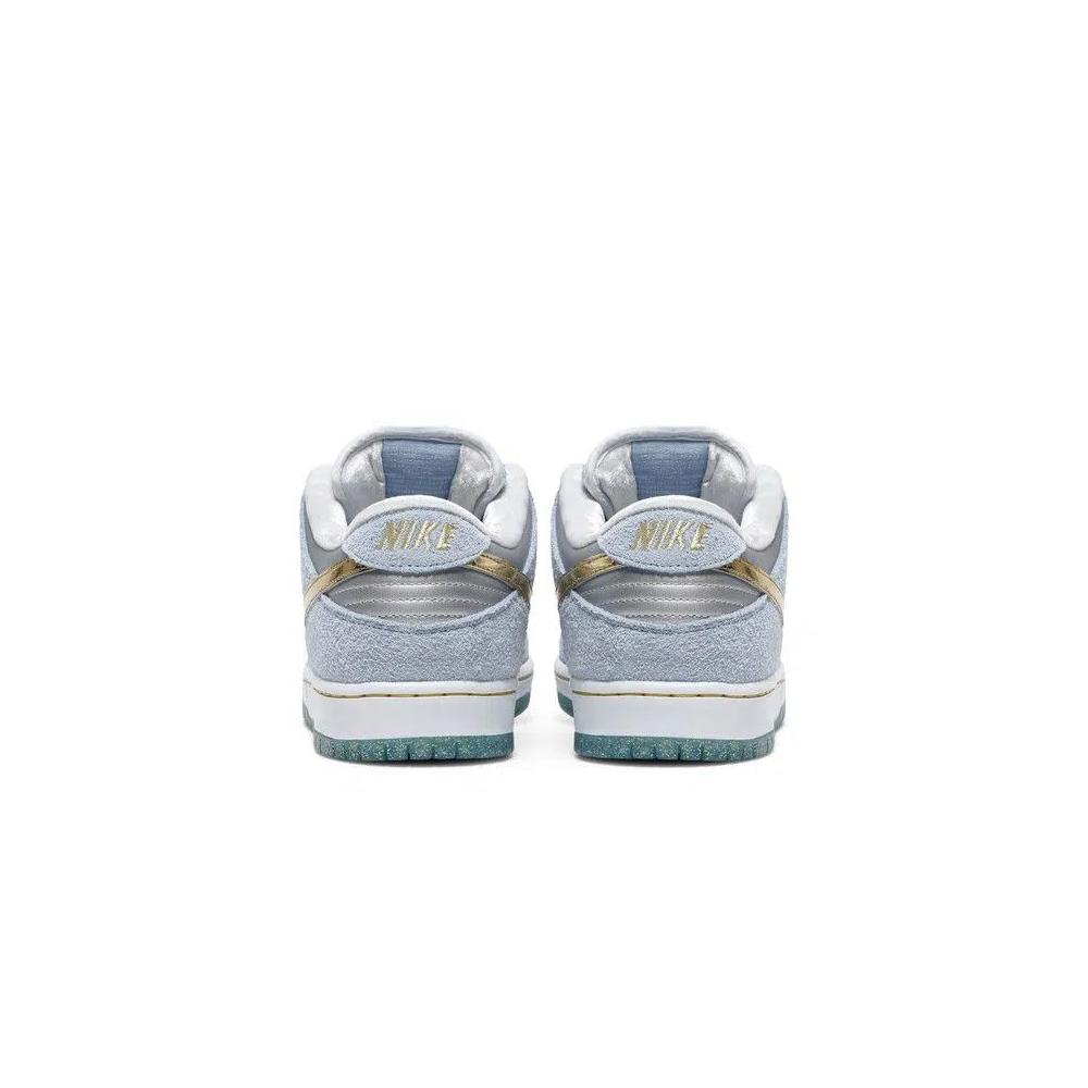 Кроссовки Sean Cliver x Nike Dunk Low SB 'Holiday Special' 6