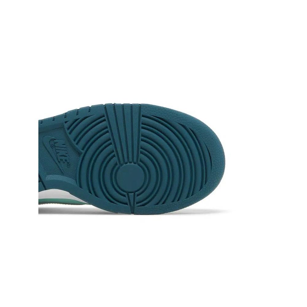 Кроссовки Nike Wmns Dunk Low 'Geode Teal' 5