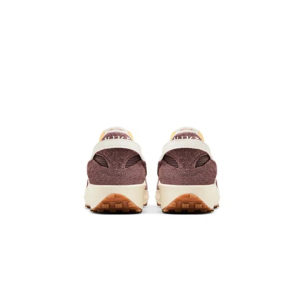 Кроссовки Nike Wmns Waffle Debut Vintage 'Plum Eclipse Sail' 6