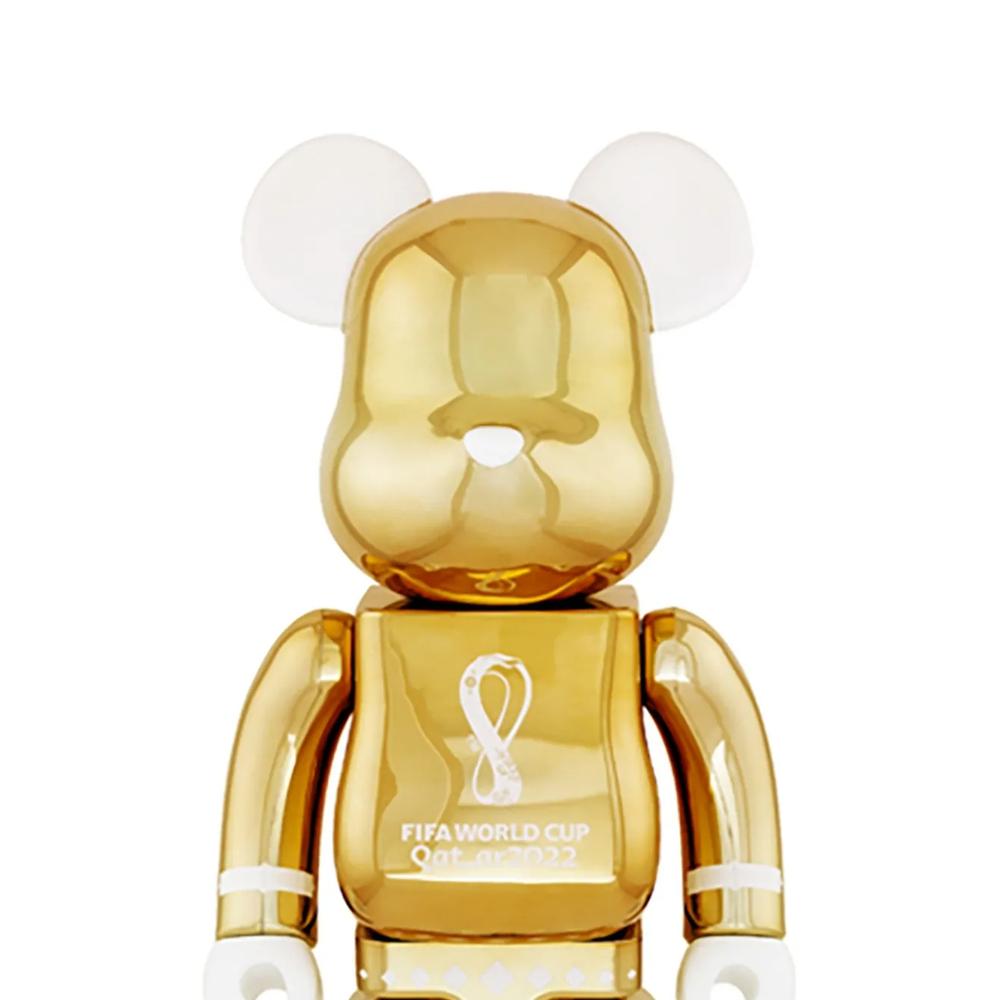 Фигурка Bearbrick из коллаборации с Fifa World Cup Qatar 2
