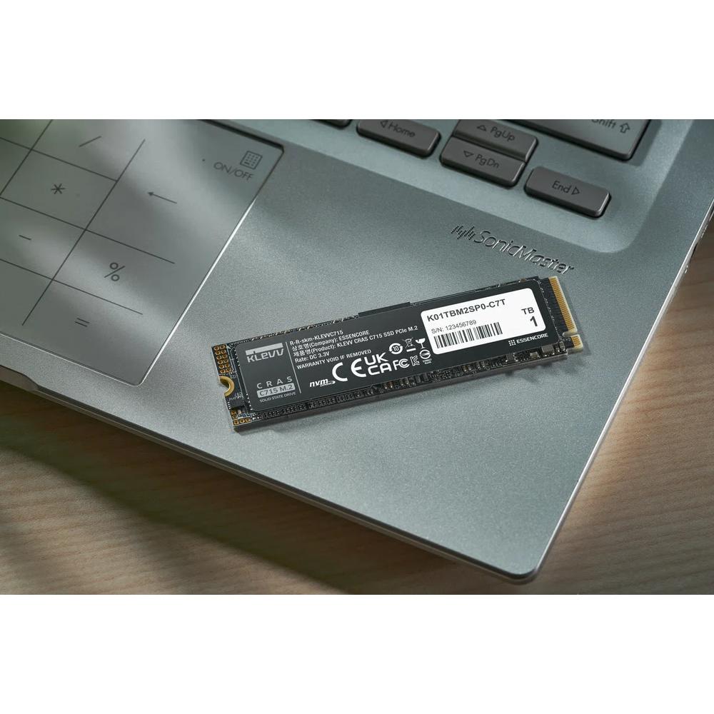 Klevv CRAS C715 1TB PCIe 3.0 NVMe M.2 SSD 11