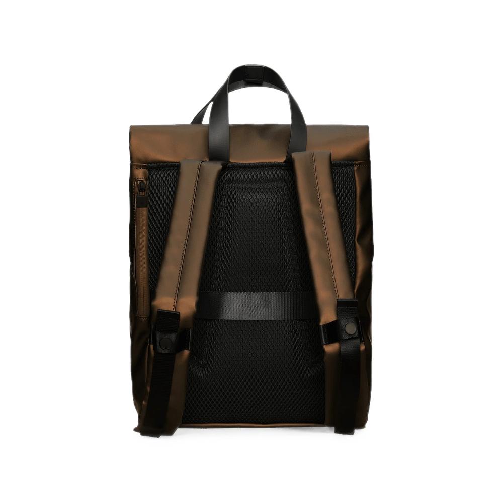 fold-over buckle-fastening backpack 2