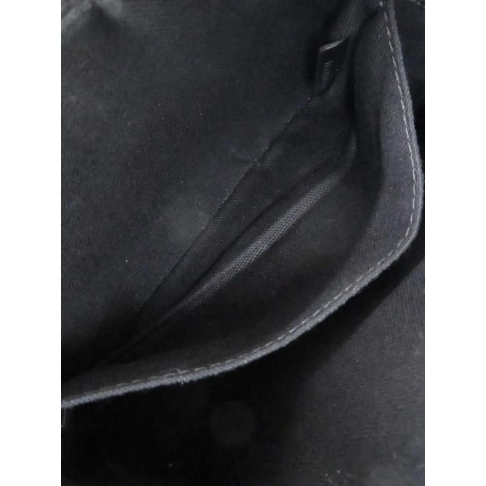 Сумка через плечо Embossed Calfskin TB Monogram Camera Chain (2000-2025 годы) 2