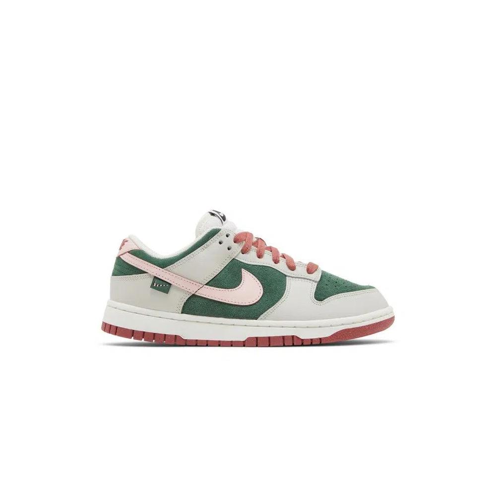 Кроссовки Nike Wmns Dunk Low SE 'All Petals United' 1