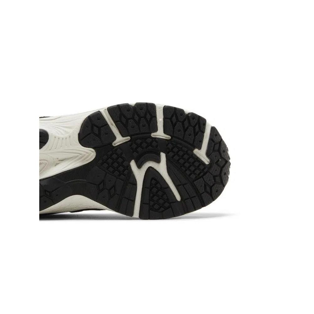 Кроссовки New Balance 2002R Toddler 'Black Phantom' 5