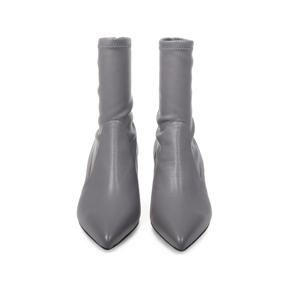 pointed-toe kitten-heel ankle boots 3