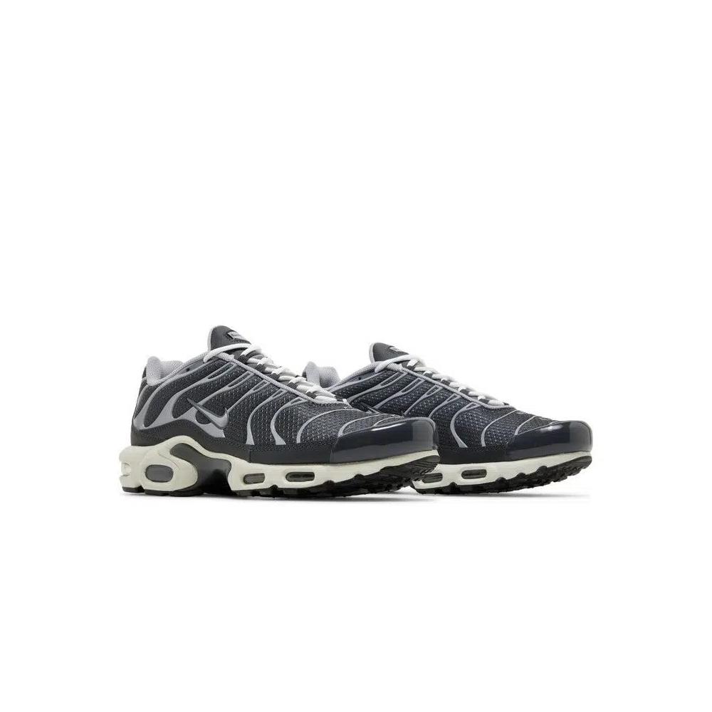 Кроссовки Nike Air Max Plus SE 'Iron Grey' 8