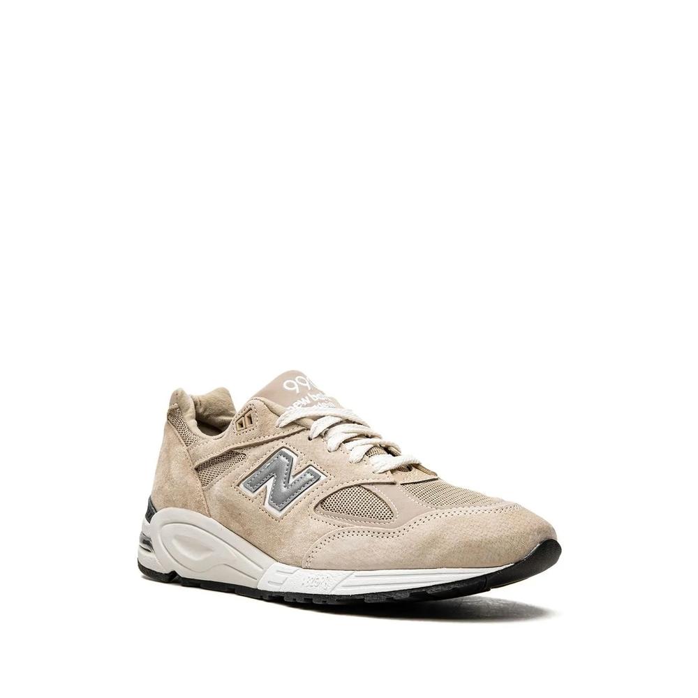 Кроссовки 990V2 из коллаборации с Kith 2