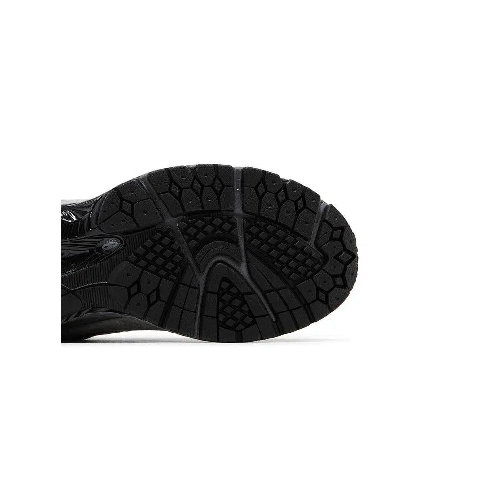 Кроссовки New Balance 2002R 'Castlerock Shadow Black' 5