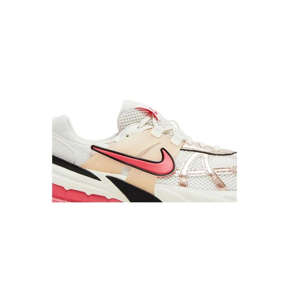 Кроссовки Nike Wmns V2K Run 'Guava Ice Aster Pink' 2