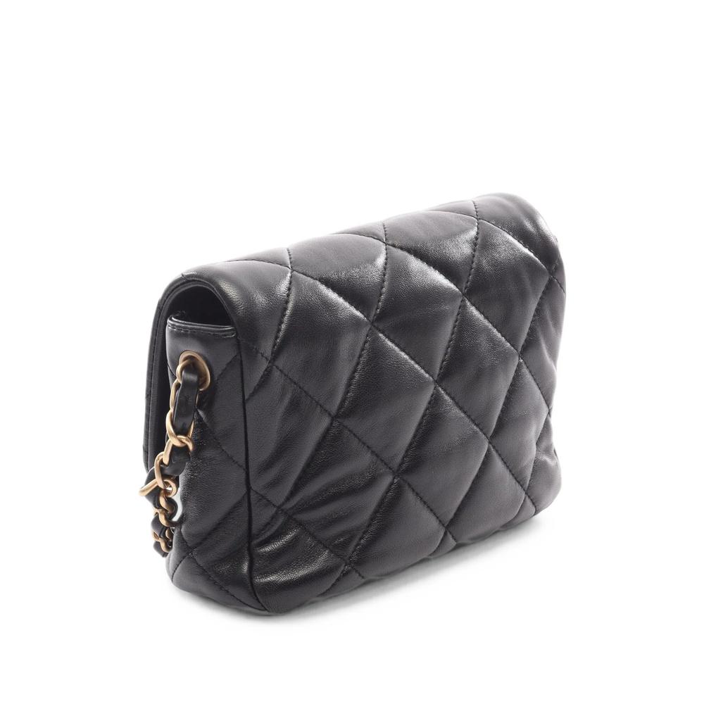 2021s Matelassé heart-lock mini bag 2