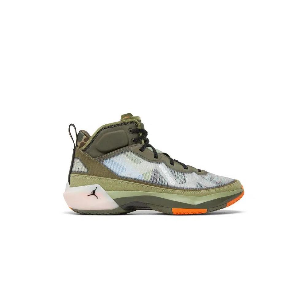 Кроссовки Undefeated x Air Jordan 37 SP 'Flight Jacket' 1