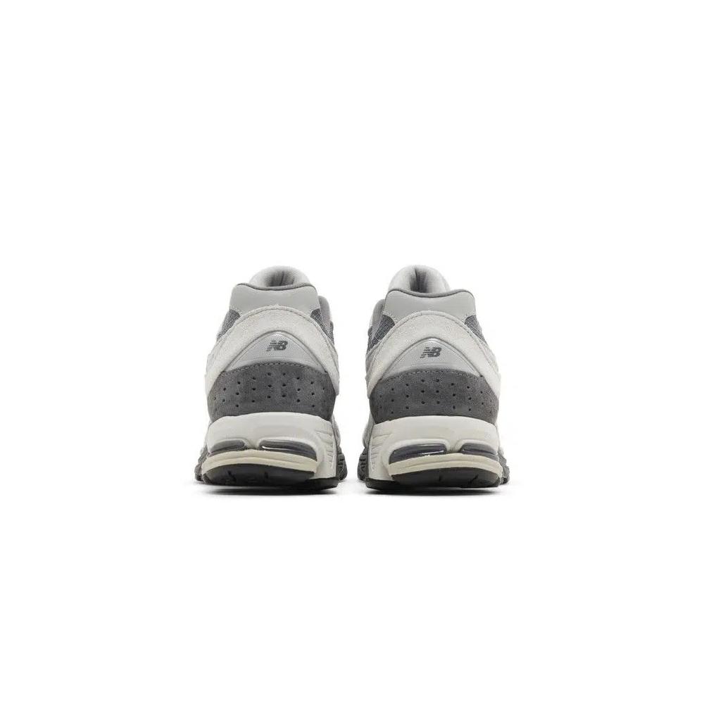 Кроссовки New Balance 2002R 'Raincloud Concrete' 6