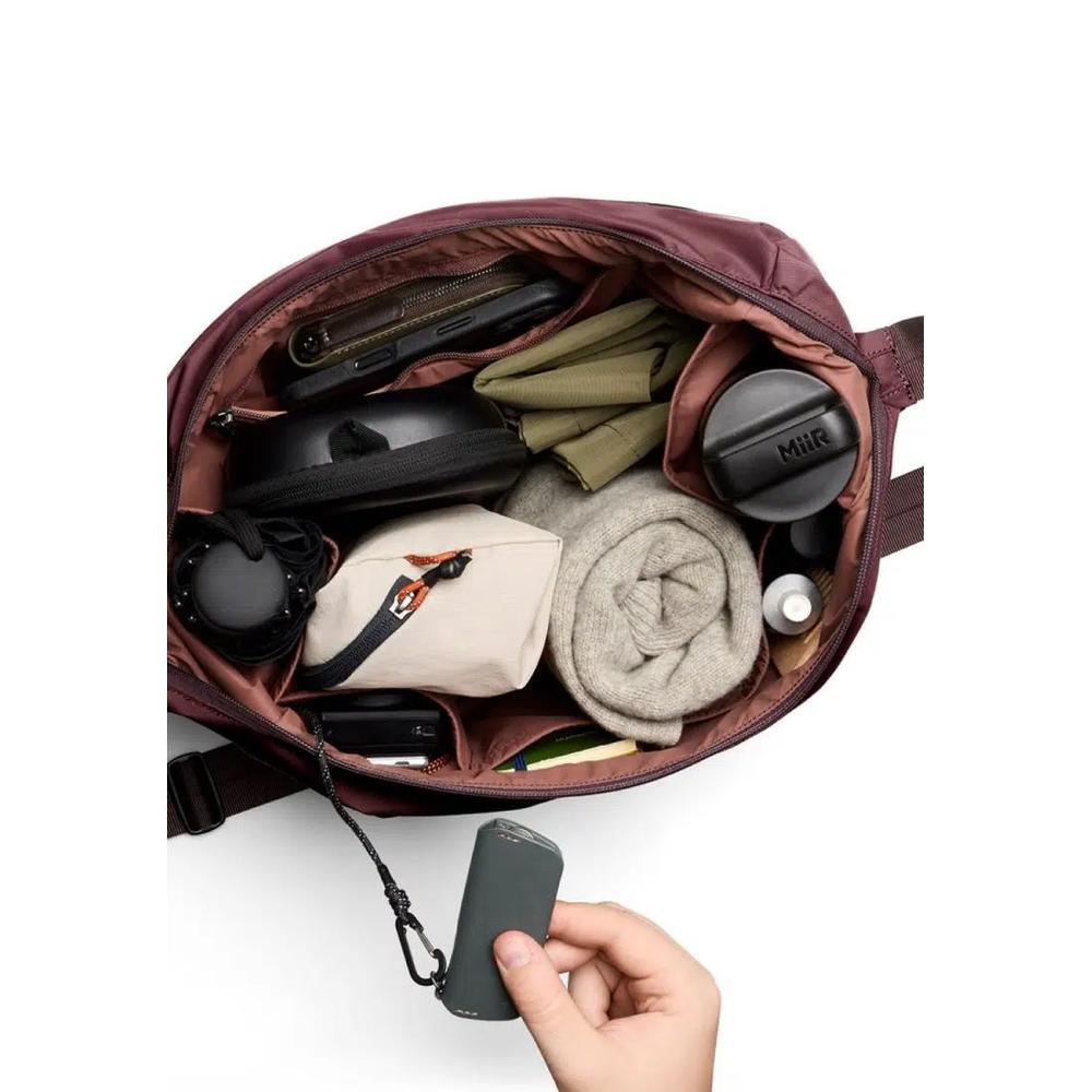 Bellroy Laneway Crescent Bag 12L - инжир 3
