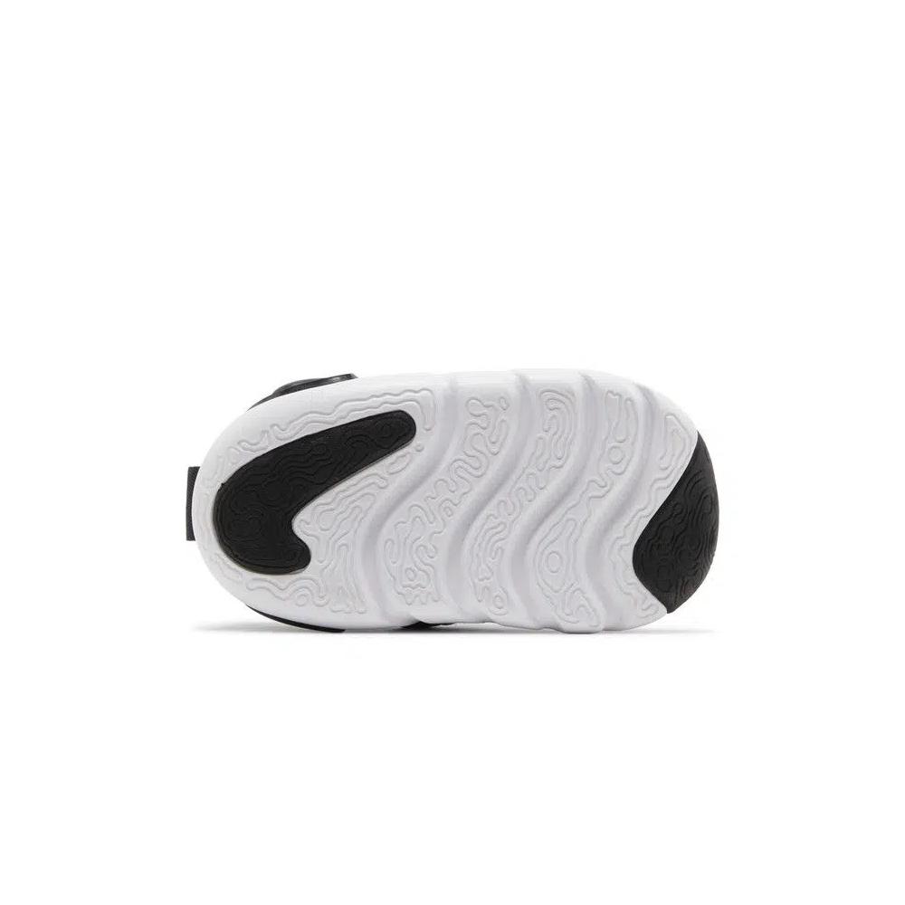 Кроссовки Nike Dynamo Go TD 'Black White' 4