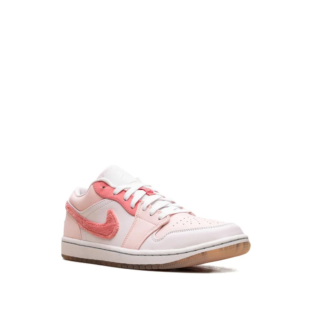Кроссовки AirJordan 1 Low SE Mighty Swooshers Pink 2