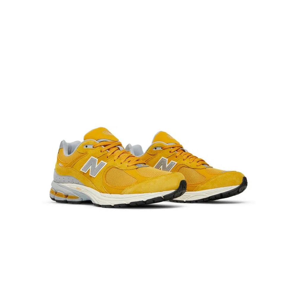 Кроссовки New Balance 2002R 'Egg yolk' 8