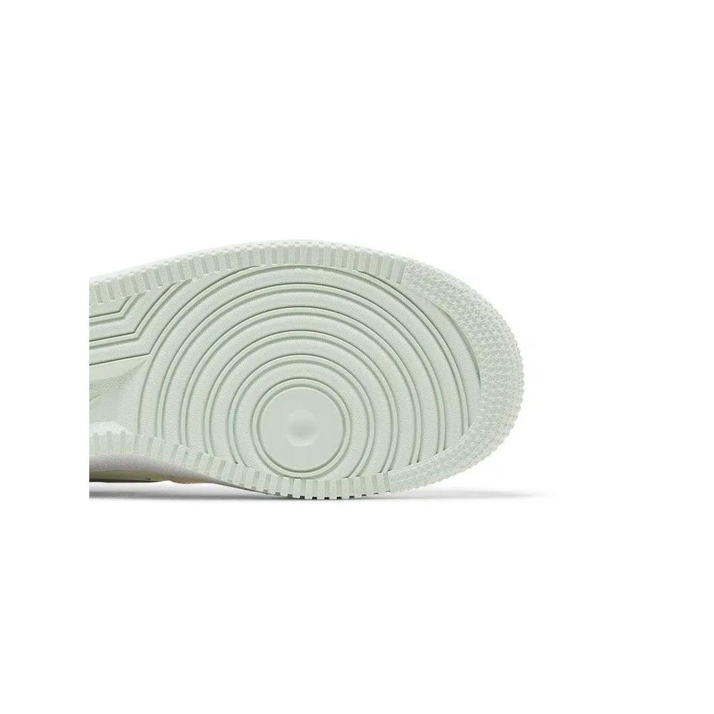 Кроссовки Nike Air Force 1 '07 LV8 'Be The One' 5