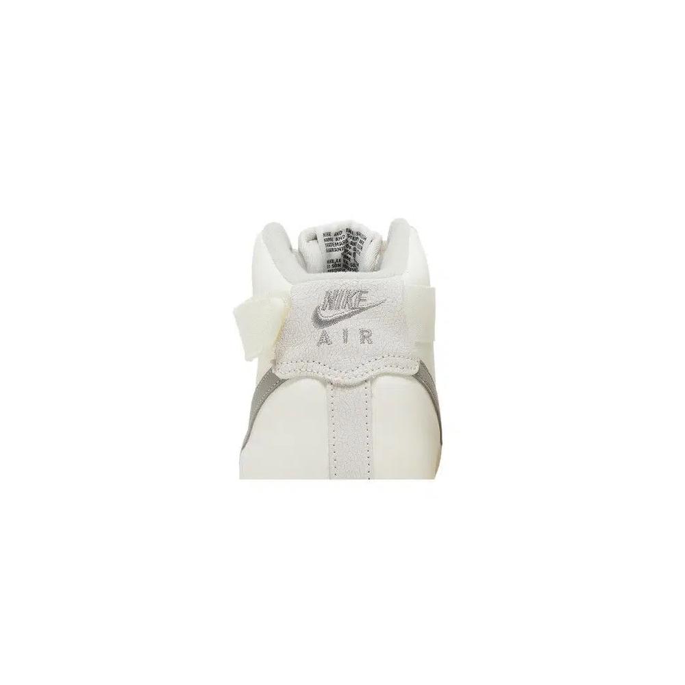 Кроссовки Nike Air Force 1 High Leather GS 'Sail Medium Grey' 7