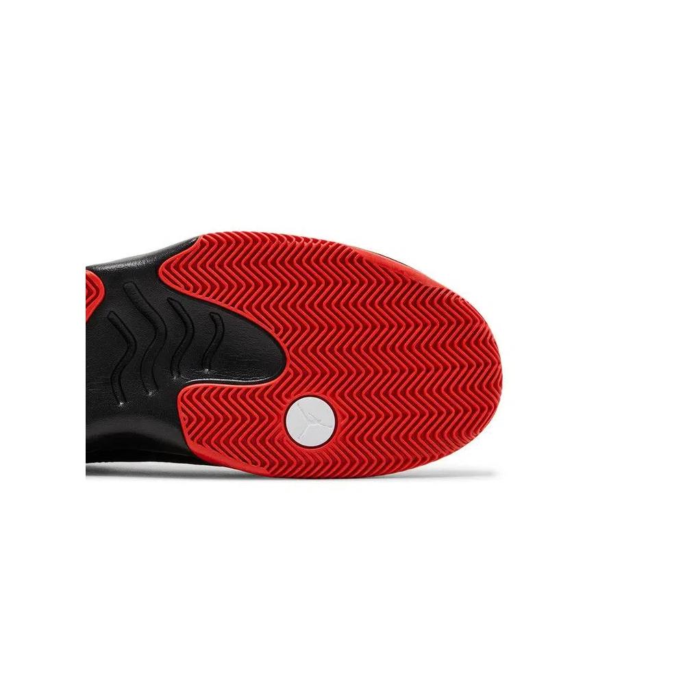 Кроссовки Air Jordan Max Aura 2 'Bred' 5