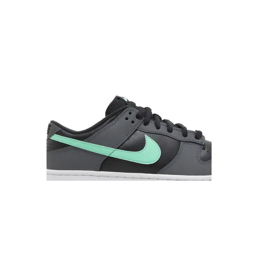 Кроссовки Nike Dunk Low 'Black Green Glow' 2
