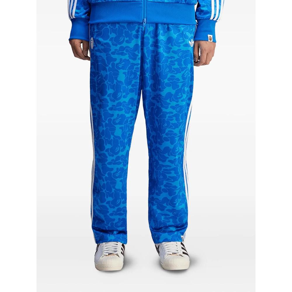 Спортивные брюки с камуфляжным принтом из коллаборации с BAPE 2