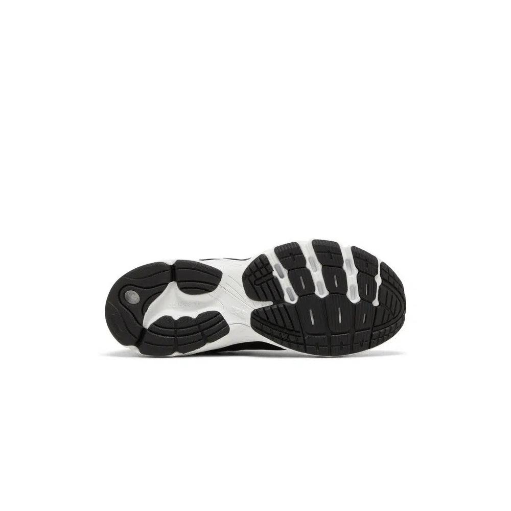 Кроссовки adidas Wmns Astir 'Black White' 4