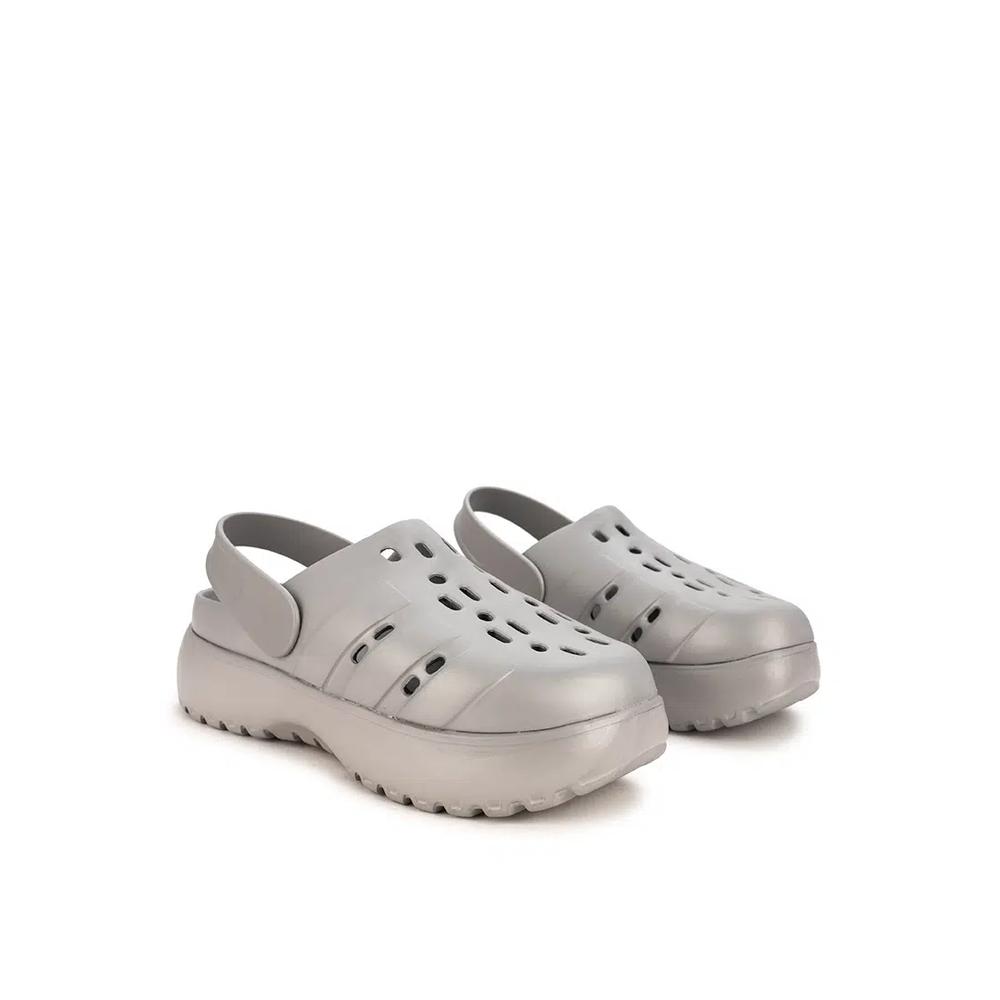 Adilette Сабо на платформе 7