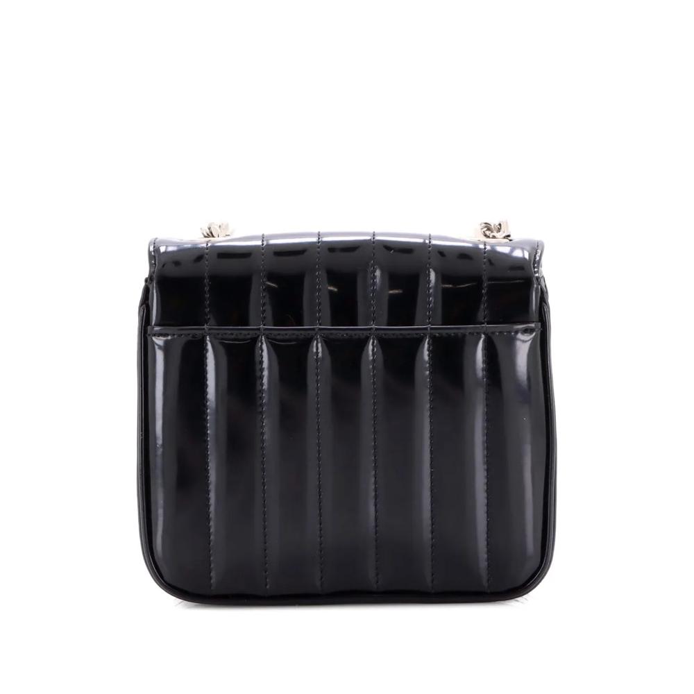 Маленькая сумка через плечо Vicky Crossbody Bag Vertical Quilted Patent Small 2
