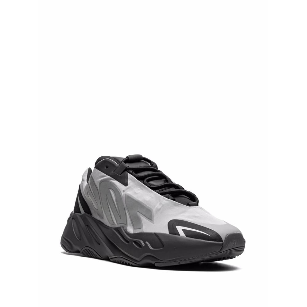 Кроссовки YEEZY 700 MNVN Metallic 2