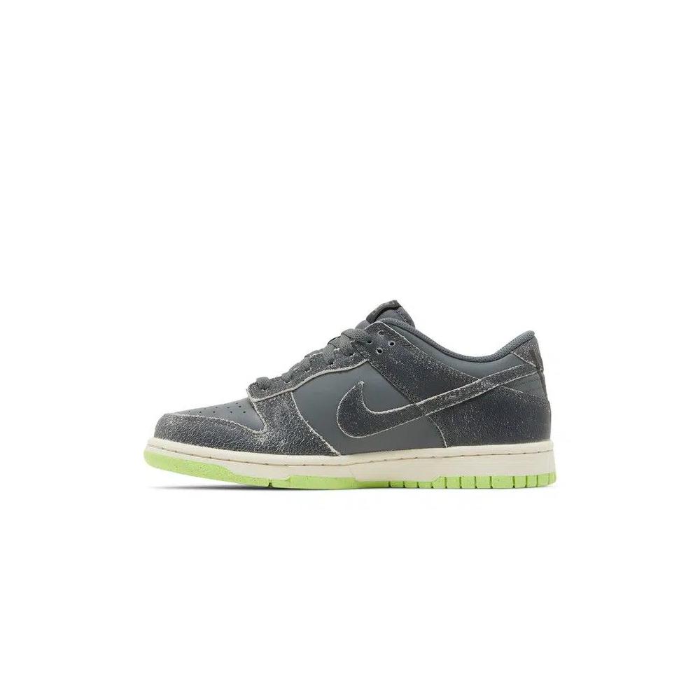 Кроссовки Nike Dunk Low SE GS 'Halloween - Cauldron' 3