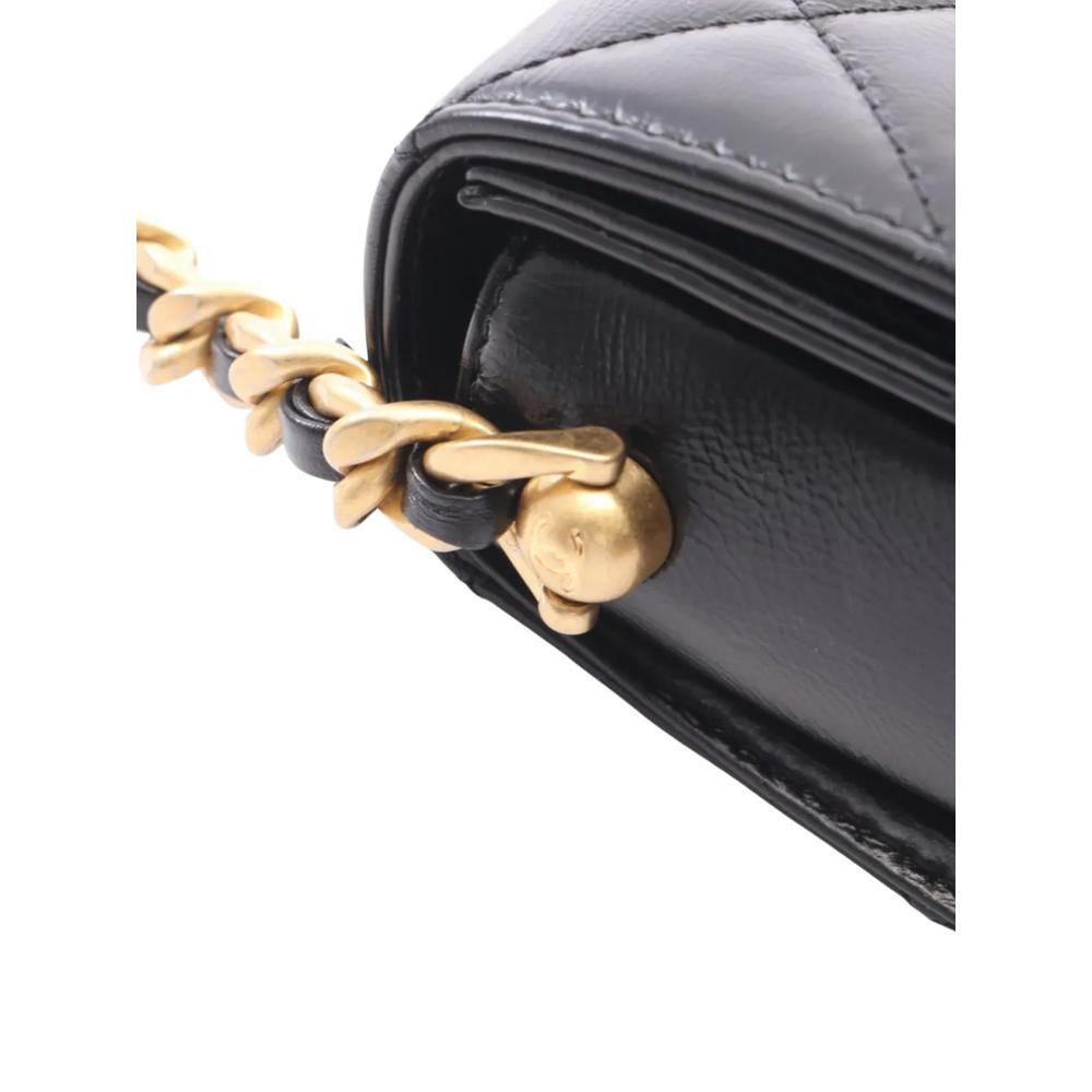 Сумка через плечо Mini CC Quilted Shiny Calfskin Round Moon Messenger Flap (2021-2026 годы) 2