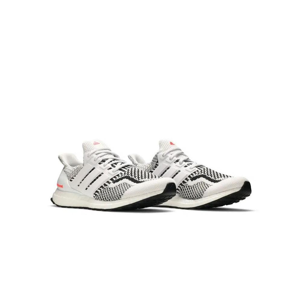 Кроссовки adidas UltraBoost 5.0 DNA 'Zebra' 8