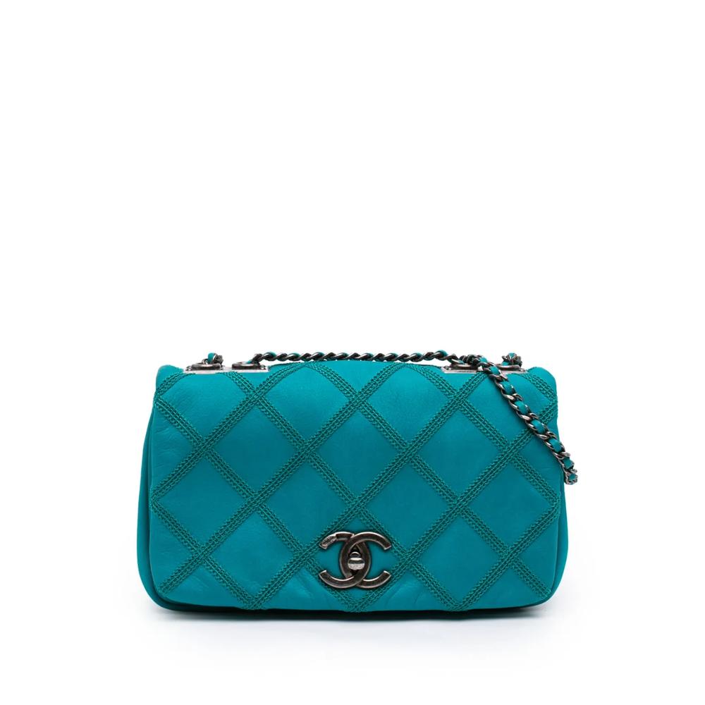 Сумка на плечо CC Iridescent Calfskin Diamond Stitch Flap (2012-2013 годы) 1