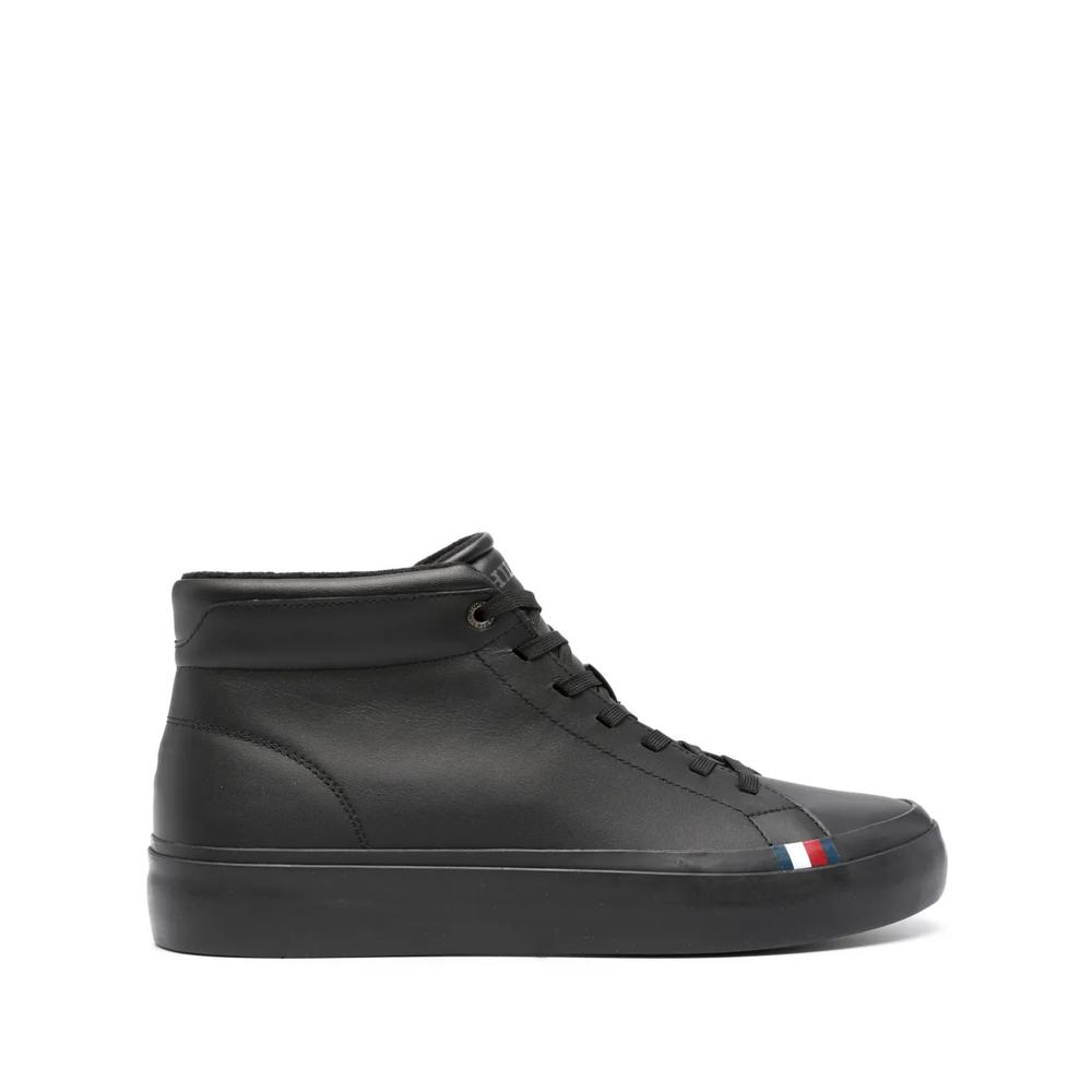 Modern lace-up leather sneakers 1