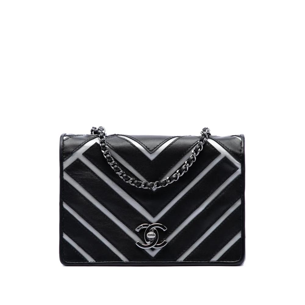 Маленькая сумка через плечо Chevron Lambskin Couture Flap (2016-2017 годы) 1