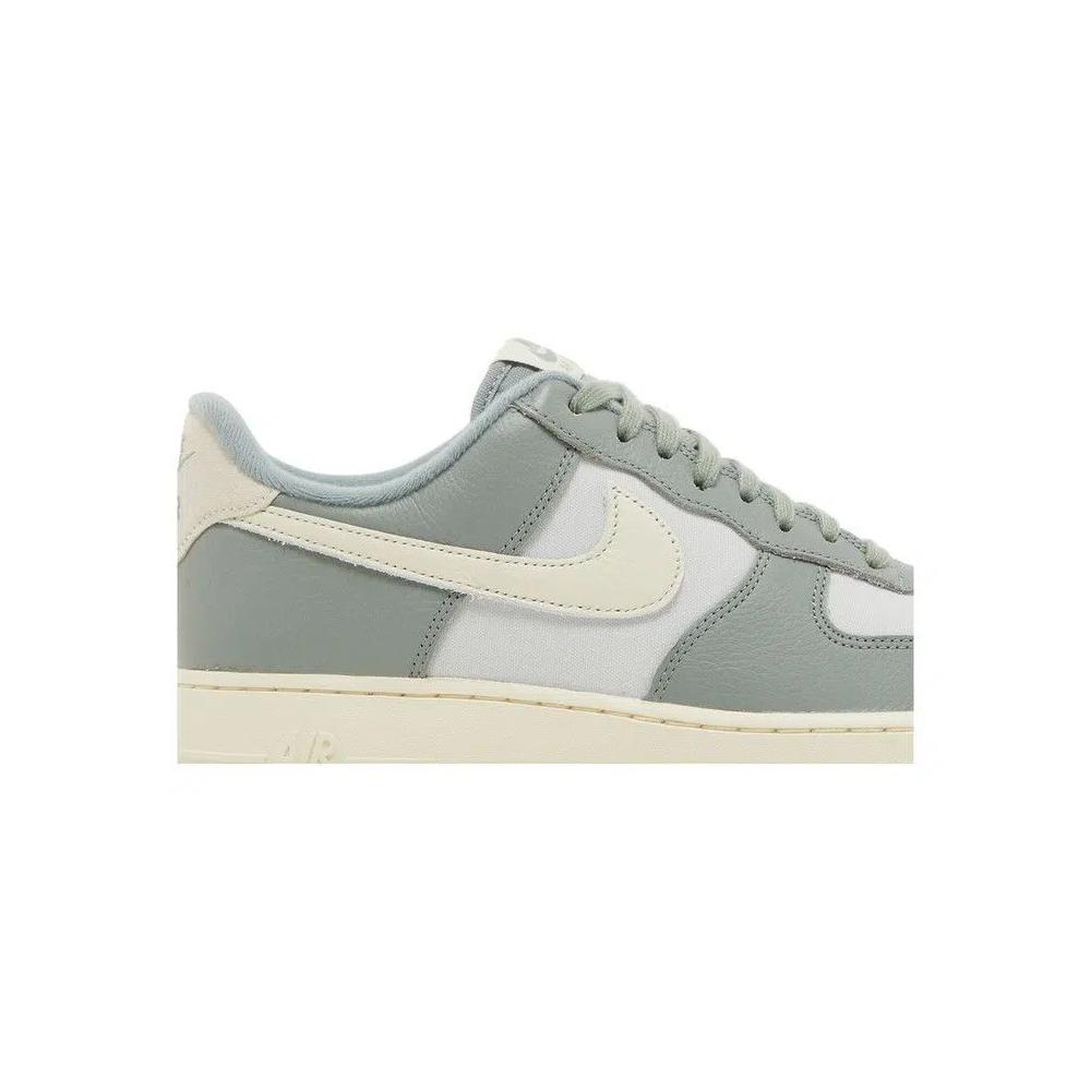 Кроссовки Nike Air Force 1 Low '07 LX 'Mica Green' 2