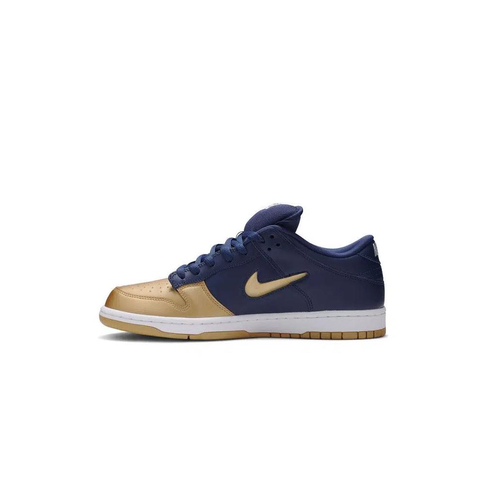 Кроссовки Supreme x Nike Dunk SB Low QS 'Metallic Gold' 3