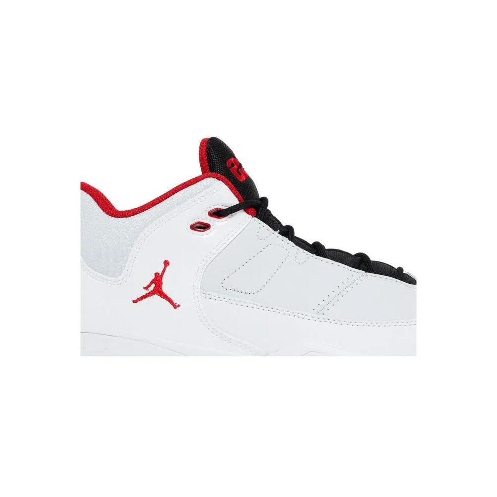 Повседневные Air Jordan Max Aura 3 'White University Red' 2