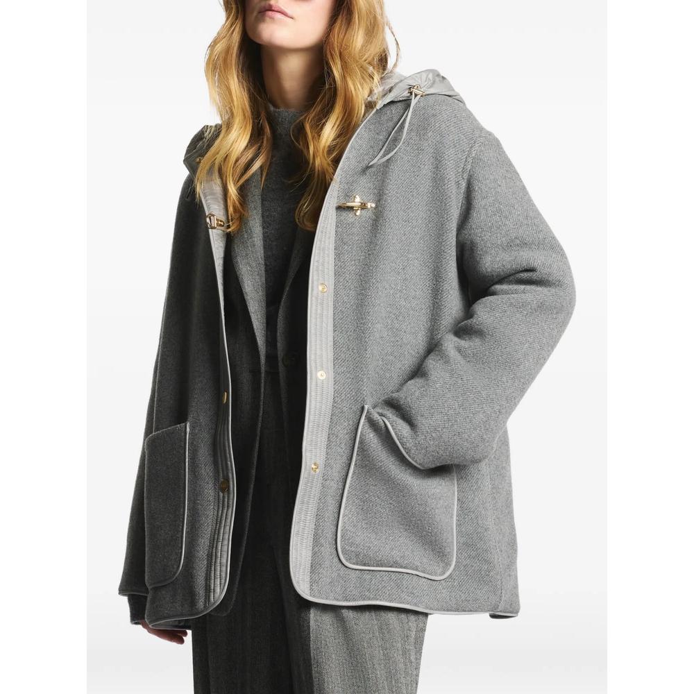 toggle-fastening hooded jacket 2